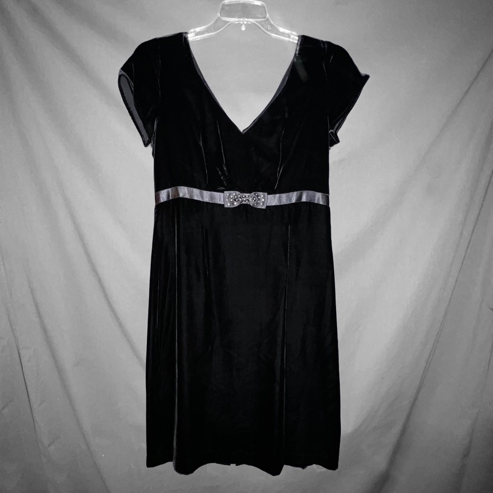 Little Black Velvet Dress - Picture 1 of 6